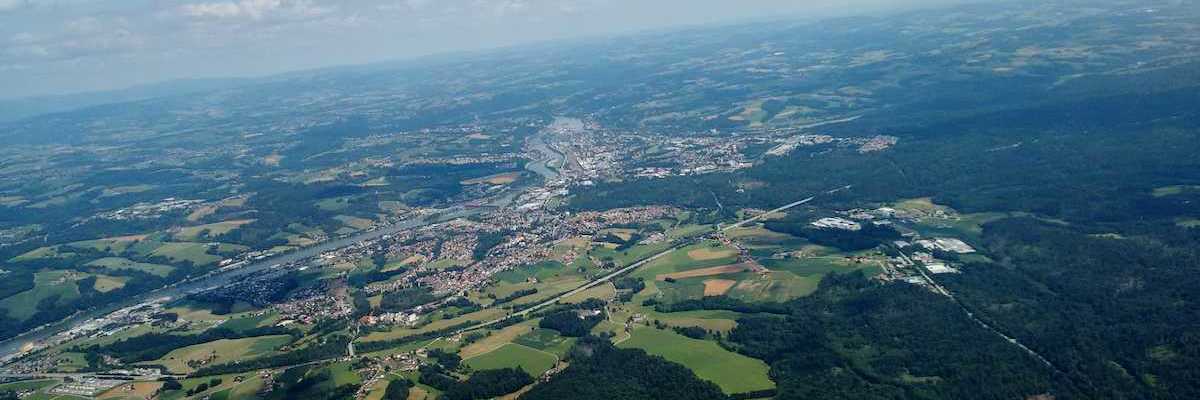 Flugwegposition um 12:14:56: Aufgenommen in der Nähe von Passau, Deutschland in 1412 Meter